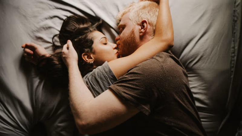 Acompanhantes para casais: diálogo antes do encontro